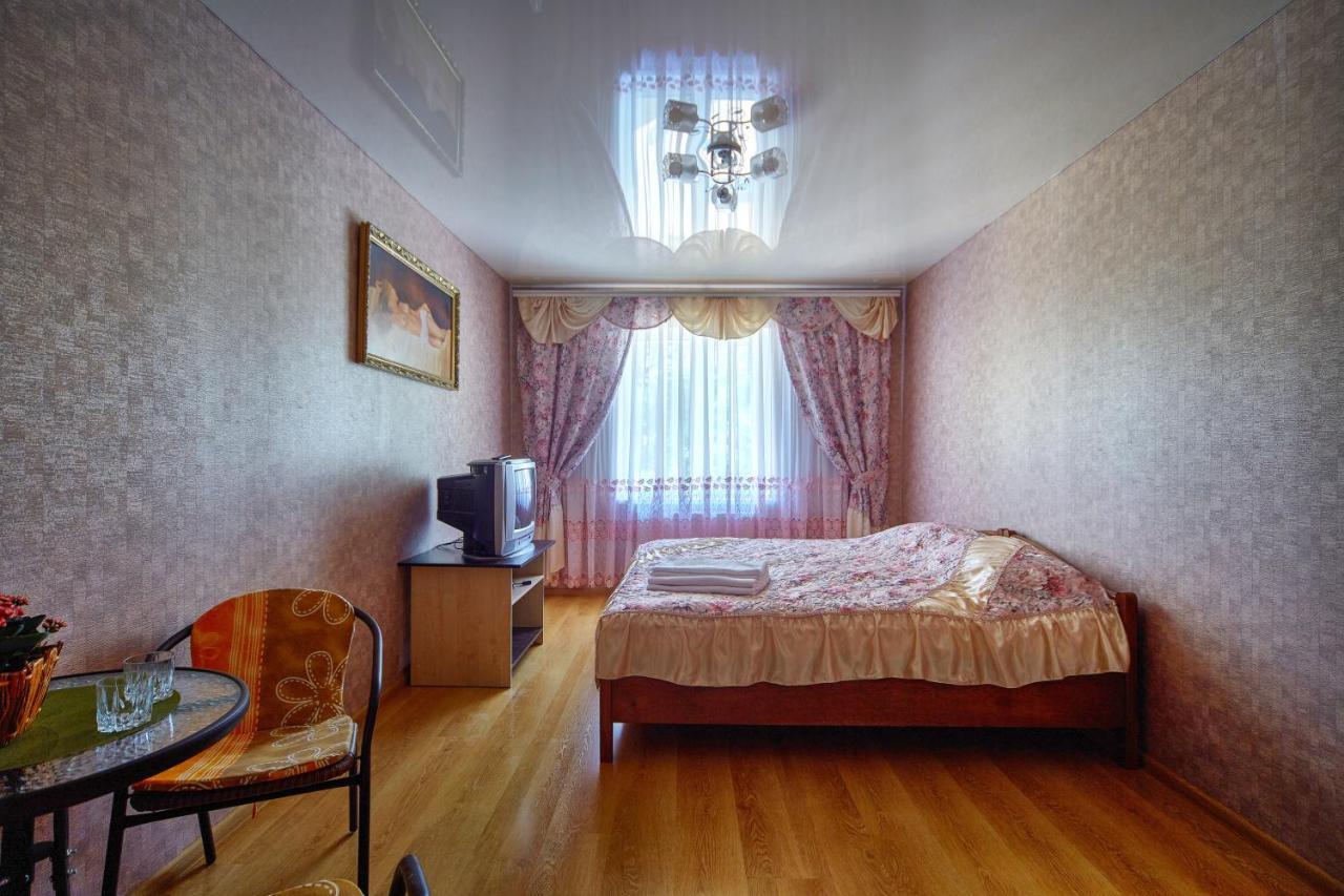 Domashniy Hotel Kamianets-Podilskyi Exterior foto