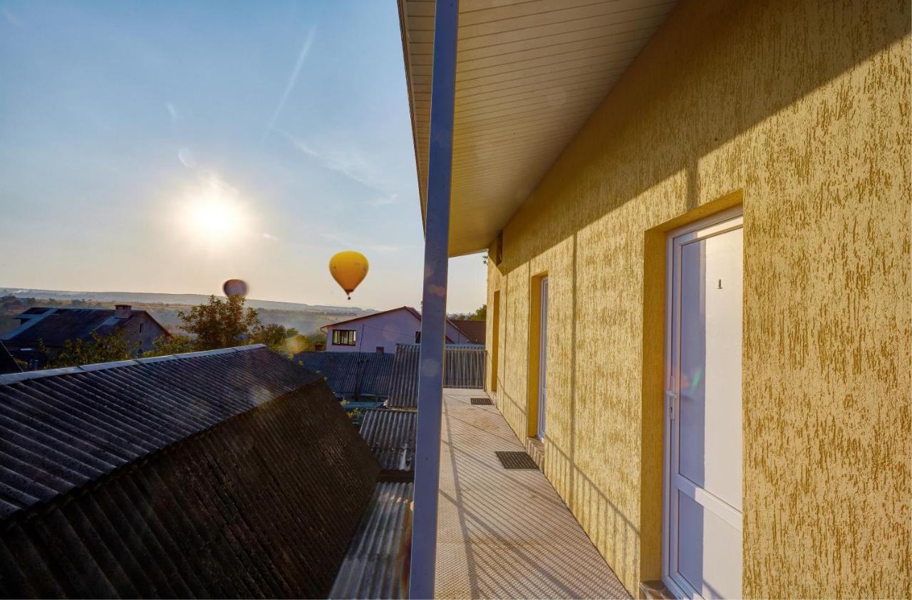 Domashniy Hotel Kamianets-Podilskyi Exterior foto
