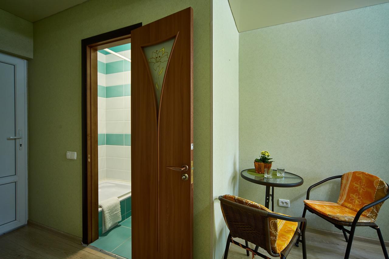 Domashniy Hotel Kamianets-Podilskyi Exterior foto