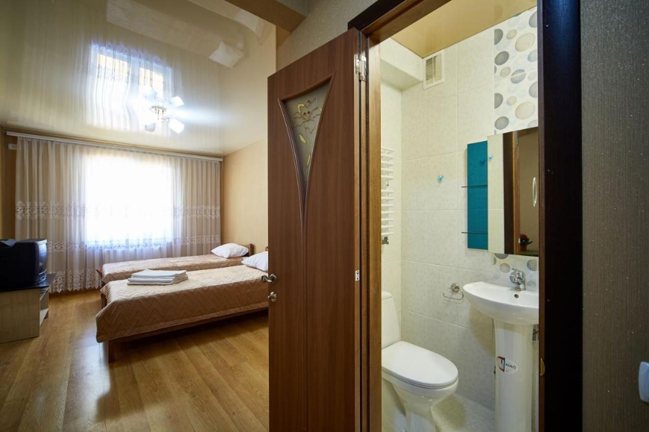 Domashniy Hotel Kamianets-Podilskyi Exterior foto